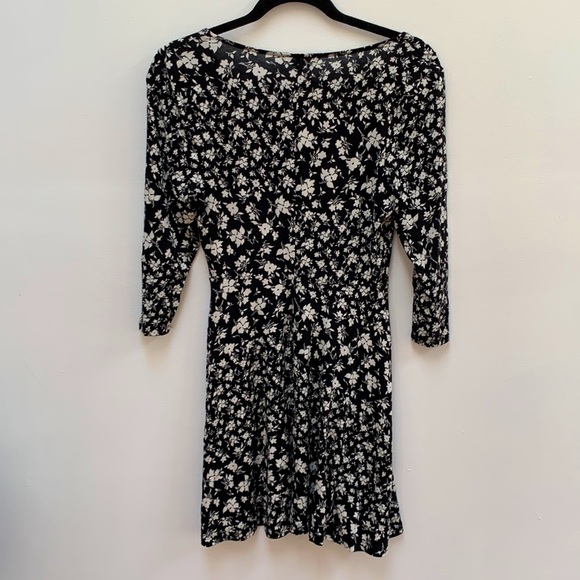 Express black and white floral dress in size small stretchy fall dress - Picture 5 of 5
